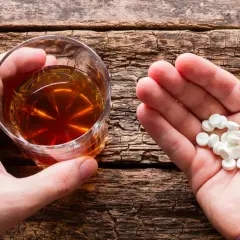 Czy możesz pić alkohol z jedną nerką? Ekspert radzi.