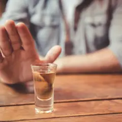 Czy alkohol przy padaczce jest bezpieczny? Odpowiedź eksperta