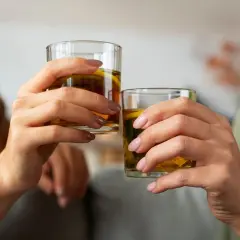 Alkohol po udarze: Czy warto ryzykować? Poznaj fakty!