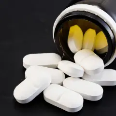 Antybiotyki i alkohol: Czy możesz pić? Odkryj realne ryzyko!