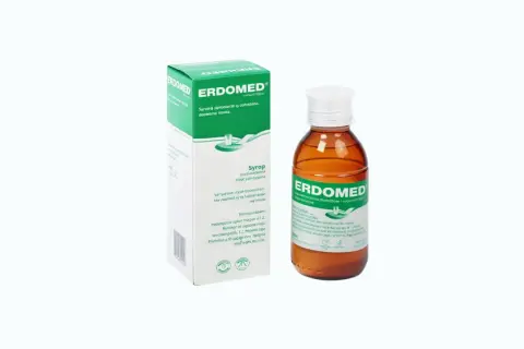 Erdomed syrop na kaszel. Opakowanie i butelka leku Erdomed, który pomaga na dolegliwości dróg oddechowych.