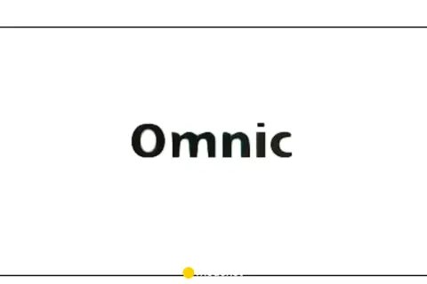 Czarny napis "Omnic" na białym tle. Pod napisem linia z żółtą kropką, jakby to był ogon.