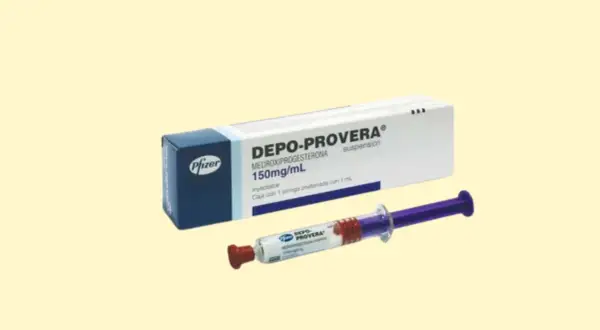 Opakowanie leku Depo-Provera z zastrzykiem.