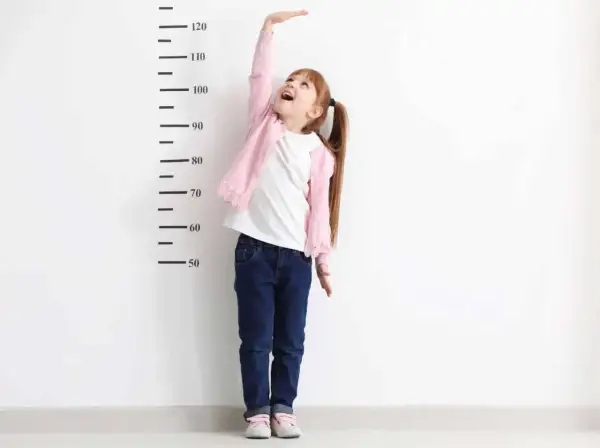 Niedobór hormonu wzrostu: Objawy u dzieci i dorosłych Kiedy do lekarza?